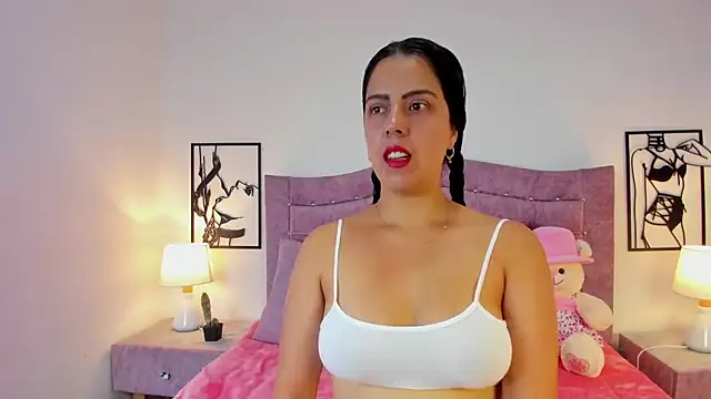 LunaSmitt online show from 09/25/25, 12:20