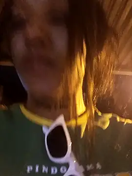 Snapshot of devi_black13_ chatting on 01/01/25, 01:26 devi black13 online show from 01/01/25, 01:26