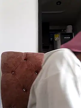 Snapshot of devi_black13_ chatting on 01/21/25, 04:16 devi black13 online show from 01/21/25, 04:16