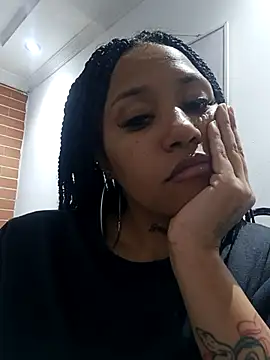 Snapshot of devi_black13_ chatting on 03/11/25, 01:16 devi black13 online show from 03/11/25, 01:16