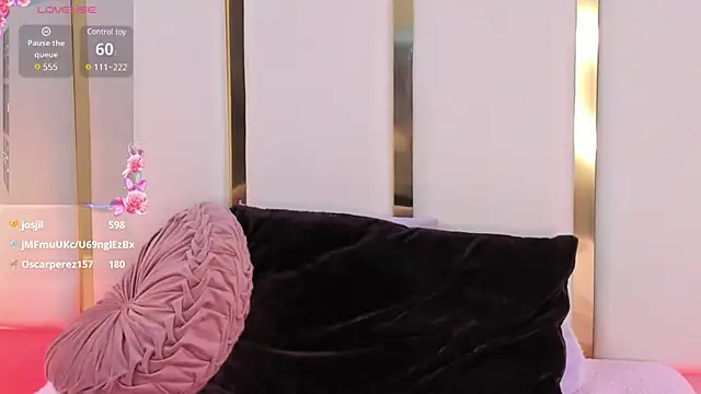 Snapshot of SalommeFlores chatting on 02/01/25, 03:41 SalommeFlores online show from 02/01/25, 03:41