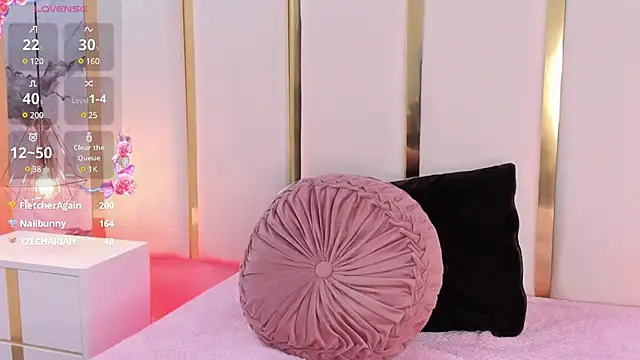 Snapshot of SalommeFlores chatting on 02/19/25, 03:06 SalommeFlores online show from 02/19/25, 03:06