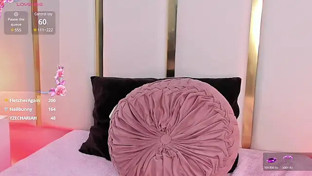 Snapshot of SalommeFlores chatting on 02/19/25, 06:11 SalommeFlores online show from 02/19/25, 06:11