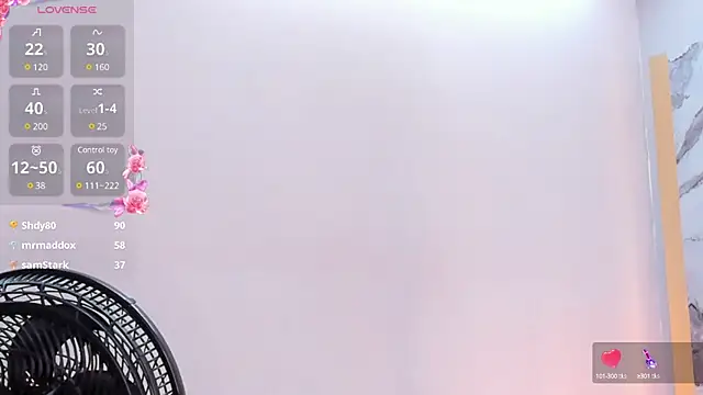 Snapshot of SalommeFlores chatting on 03/17/25, 05:34 SalommeFlores online show from 03/17/25, 05:34