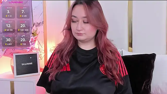 Snapshot of SalommeFlores chatting on 09/09/25, 10:42 SalommeFlores online show from 09/09/25, 10:42