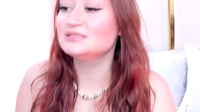 Snapshot of SalommeFlores chatting on 10/06/25, 07:33 SalommeFlores online show from 10/06/25, 07:33