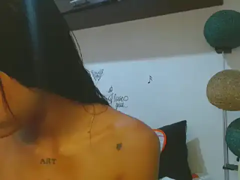 Snapshot of dulcelatina222 chatting on 12/27/24, 05:42 dulcelatina222 online show from 12/27/24, 05:42