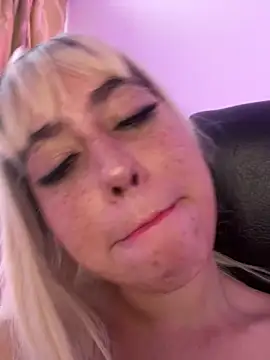 HannaSmiith online show from 03/10/25, 01:21