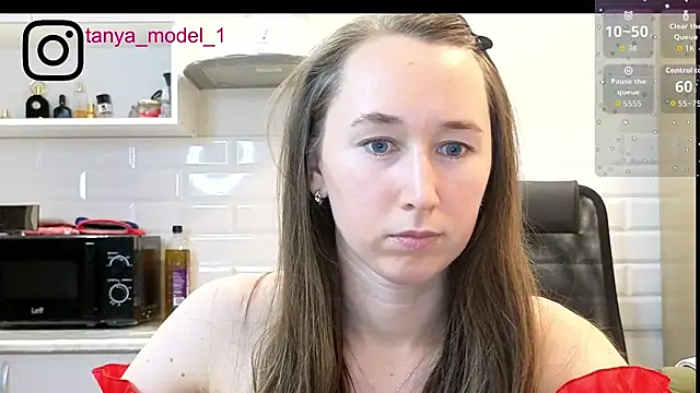 --Model--2 online show from 10/26/25, 10:47