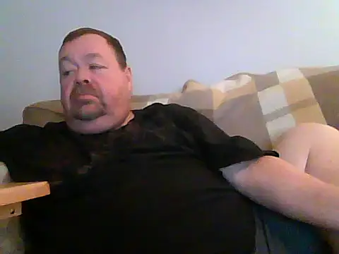 Snapshot of hitman_35 chatting on 04/14/26, 03:34 hitman 35 online show from 04/14/26, 03:34