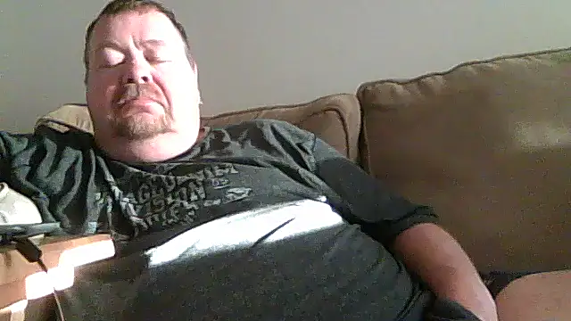 Snapshot of hitman_35 chatting on 06/24/26, 02:54 hitman 35 online show from 06/24/26, 02:54