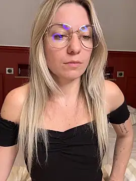 carlaaa online show from 04/14/26, 08:37