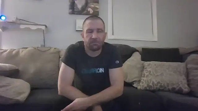 Snapshot of Edward_LongCock chatting on 12/17/24, 04:45 Edward LongCock online show from 12/17/24, 04:45