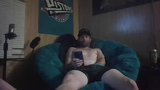 Snapshot of Edward_LongCock chatting on 11/12/25, 05:19 Edward LongCock online show from 11/12/25, 05:19