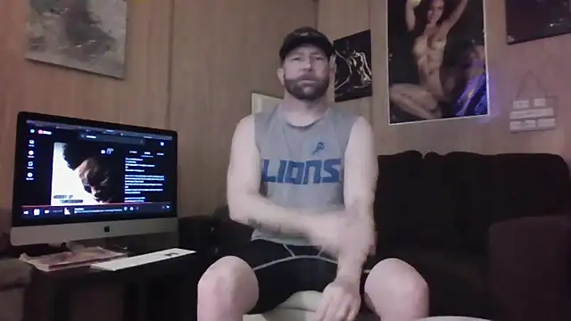 Snapshot of Edward_LongCock chatting on 04/07/26, 11:04 Edward LongCock online show from 04/07/26, 11:04