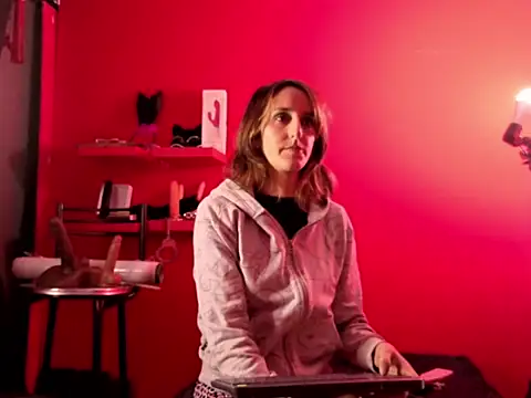 Snapshot of Ambar_Roux_ chatting on 12/18/25, 07:36 Ambar Roux online show from 12/18/25, 07:36