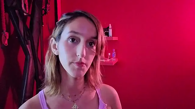 Snapshot of Ambar_Roux_ chatting on 01/13/26, 01:22 Ambar Roux online show from 01/13/26, 01:22