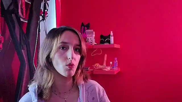 Snapshot of Ambar_Roux_ chatting on 01/13/26, 02:22 Ambar Roux online show from 01/13/26, 02:22