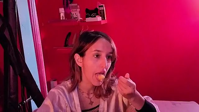 Snapshot of Ambar_Roux_ chatting on 01/14/26, 02:33 Ambar Roux online show from 01/14/26, 02:33