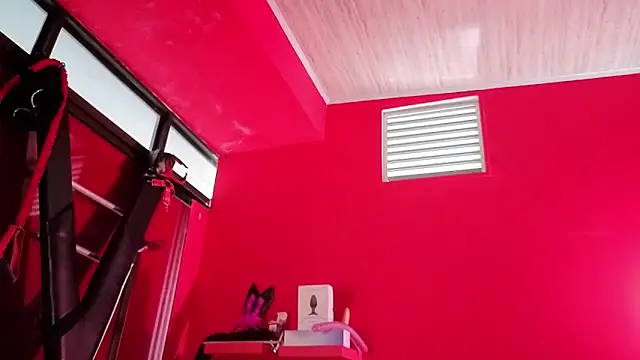 Snapshot of Ambar_Roux_ chatting on 02/07/26, 02:54 Ambar Roux online show from 02/07/26, 02:54