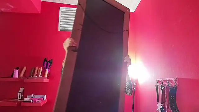 Snapshot of Ambar_Roux_ chatting on 03/05/26, 01:29 Ambar Roux online show from 03/05/26, 01:29