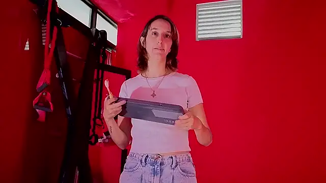 Ambar Roux  online show from 04/27/26, 12:14