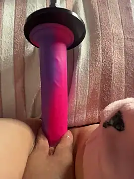 Snapshot of luisa1 chatting on 11/11/25, 07:58 luisa1 online show from 11/11/25, 07:58