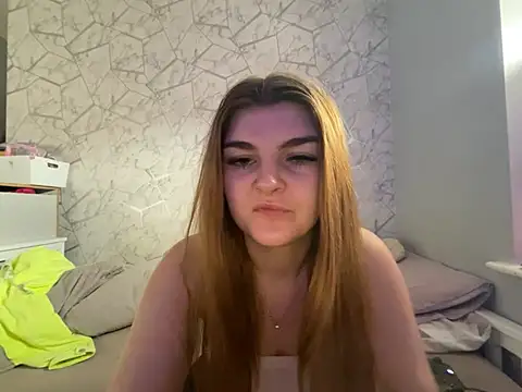 Snapshot of Flirty-Miss-Molly chatting on 03/21/25, 08:39 Flirty-Miss-Molly online show from 03/21/25, 08:39