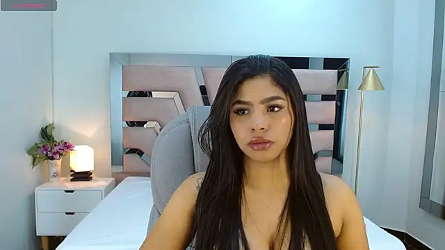 Snapshot of violeta_leon chatting on 01/13/26, 08:14 violeta leon online show from 01/13/26, 08:14