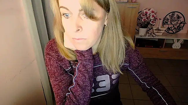 Snapshot of Hot_Milady chatting on 12/11/24, 07:31 Hot Milady online show from 12/11/24, 07:31