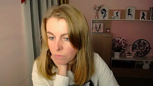 Snapshot of Hot_Milady chatting on 12/12/24, 07:52 Hot Milady online show from 12/12/24, 07:52