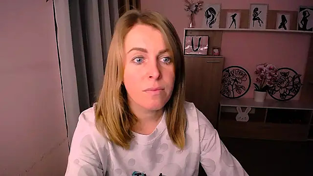 Snapshot of Hot_Milady chatting on 01/08/25, 07:55 Hot Milady online show from 01/08/25, 07:55