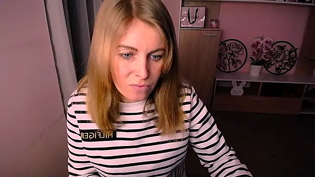 Snapshot of Hot_Milady chatting on 01/20/25, 08:19 Hot Milady online show from 01/20/25, 08:19