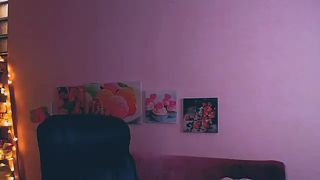 Snapshot of Hot_Milady chatting on 01/27/25, 10:16 Hot Milady online show from 01/27/25, 10:16