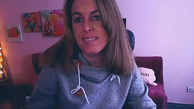 Snapshot of Hot_Milady chatting on 02/10/25, 08:20 Hot Milady online show from 02/10/25, 08:20