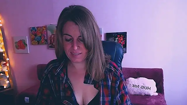 Snapshot of Hot_Milady chatting on 02/18/25, 08:16 Hot Milady online show from 02/18/25, 08:16