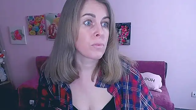 Snapshot of Hot_Milady chatting on 03/03/25, 08:16 Hot Milady online show from 03/03/25, 08:16