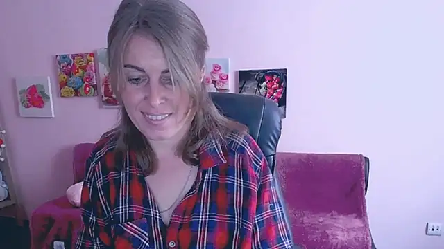 Snapshot of Hot_Milady chatting on 03/10/25, 08:26 Hot Milady online show from 03/10/25, 08:26