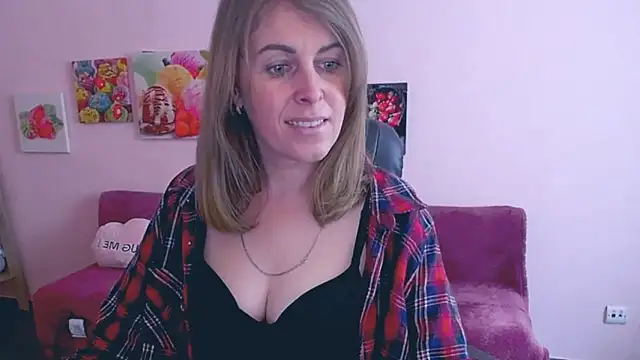 Snapshot of Hot_Milady chatting on 03/18/25, 08:03 Hot Milady online show from 03/18/25, 08:03