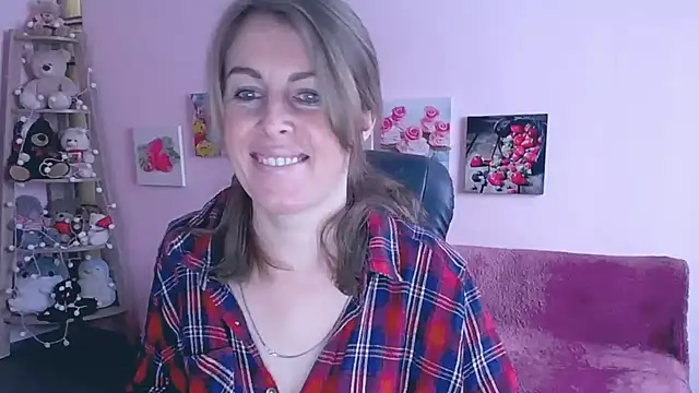 Snapshot of Hot_Milady chatting on 03/19/25, 08:12 Hot Milady online show from 03/19/25, 08:12