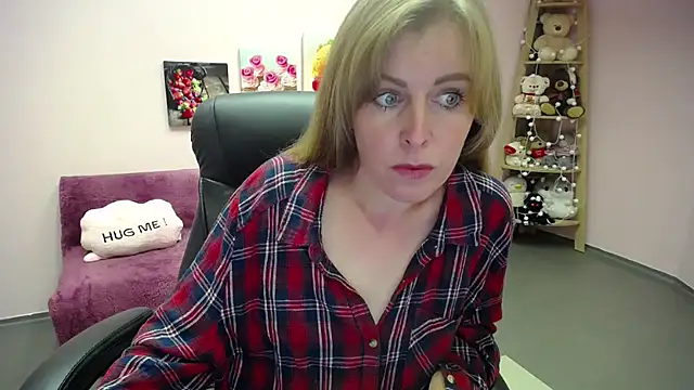 Snapshot of Hot_Milady chatting on 09/26/25, 07:01 Hot Milady online show from 09/26/25, 07:01