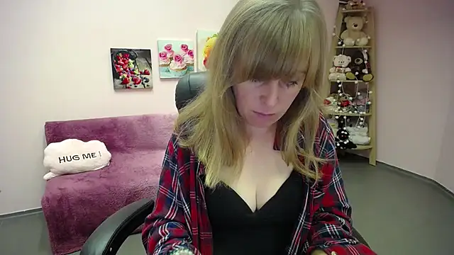 Snapshot of Hot_Milady chatting on 10/07/25, 07:05 Hot Milady online show from 10/07/25, 07:05