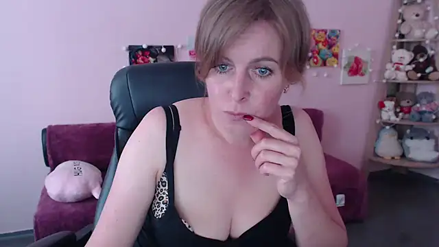 Snapshot of Hot_Milady chatting on 05/22/26, 07:48 Hot Milady online show from 05/22/26, 07:48