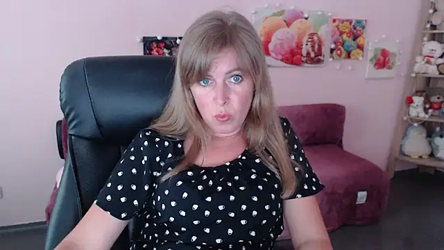 Hot Milady online show from 06/08/26, 07:53
