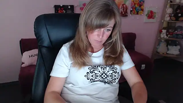 Hot Milady online show from 06/23/26, 07:17