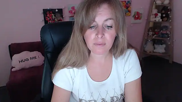 Hot Milady online show from 07/13/26, 06:49