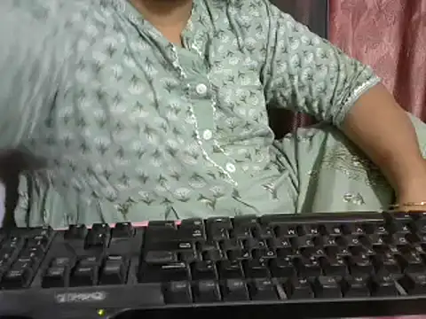 Snapshot of Naughty_Nityaa chatting on 01/02/25, 09:33 Naughty Nityaa online show from 01/02/25, 09:33