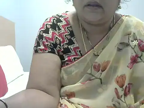 Snapshot of Naughty_Nityaa chatting on 01/07/25, 07:42 Naughty Nityaa online show from 01/07/25, 07:42