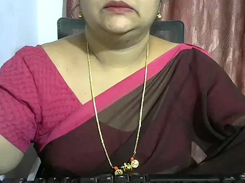 Snapshot of Naughty_Nityaa chatting on 01/08/25, 05:26 Naughty Nityaa online show from 01/08/25, 05:26