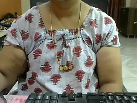 Snapshot of Naughty_Nityaa chatting on 02/24/25, 12:09 Naughty Nityaa online show from 02/24/25, 12:09